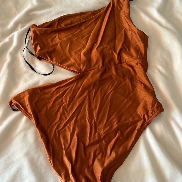 Zimmerman Asymmetrical One piece Swimsuit Size 3 - Picture 6 of 10